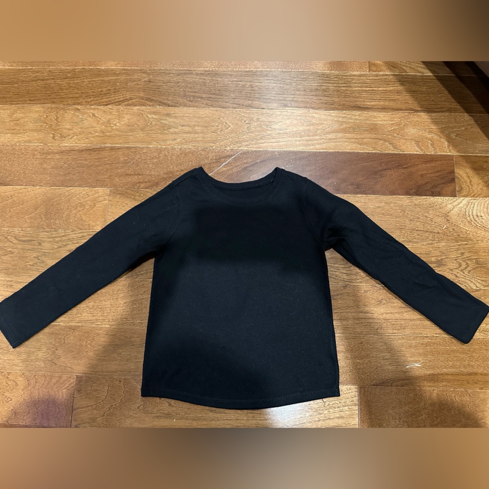 Boys Solid Black Long Sleeve T-Shirt - Size 5T